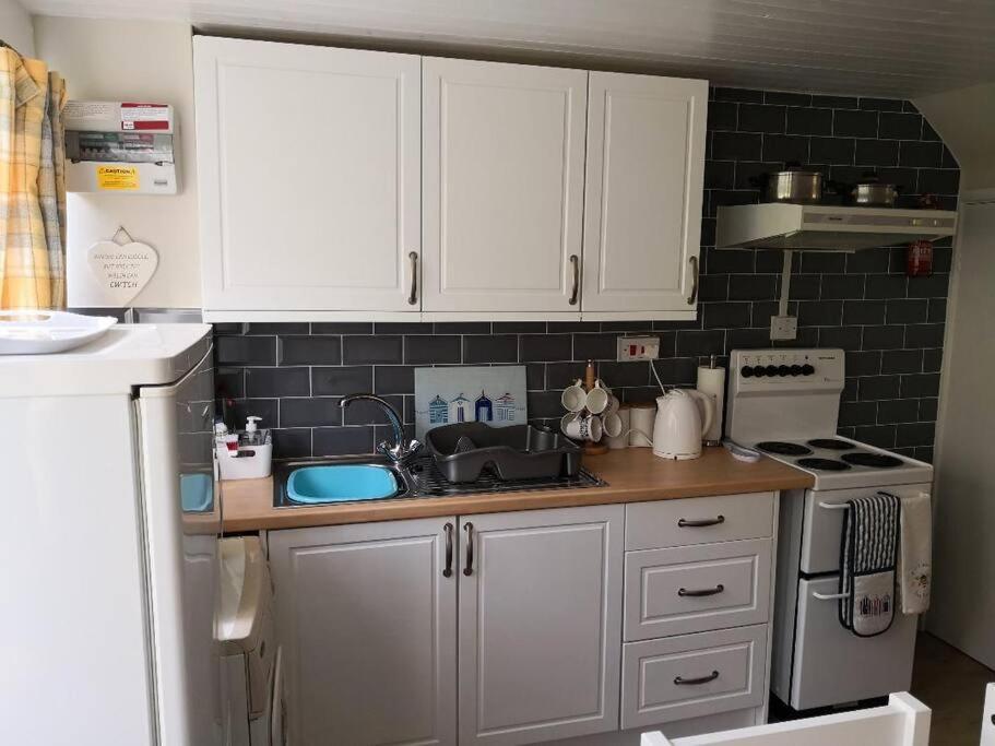 'Le Chalet Ii' Free Unlimited Wifi 2 Bed Chalet House Hodgeston Eksteriør bilde